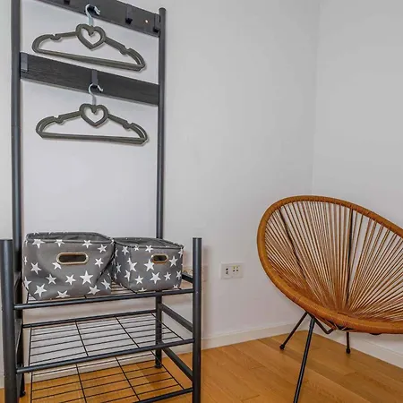 In 45066 Apartment