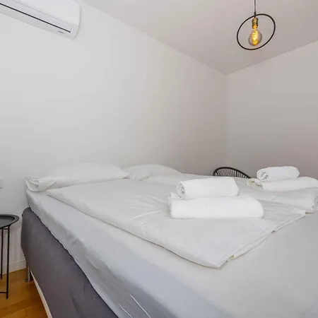 Apartment In 45066